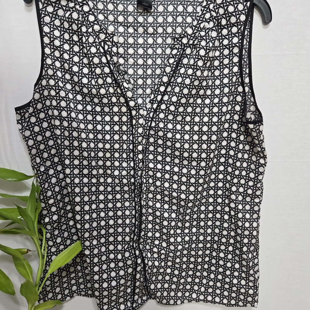 Ann Taylor Factory Black Sleeveless Buttoned Blouse